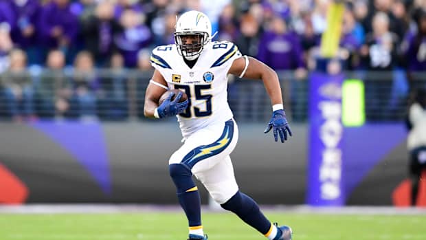 Jan 6, 2019; Baltimore, MD, USA; Los Angeles Chargers tight end Antonio Gates (85) runs after the catch during the third quarter against the Baltimore Ravens in a AFC Wild Card playoff football game at M&T Bank Stadium. Mandatory Credit: Tommy Gilligan-USA TODAY Sports