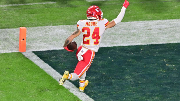 Feb 12, 2023; Glendale, Arizona, US; Kansas City Chiefs wide receiver Skyy Moore (24) runs the ball in for a touchdown against the Philadelphia Eagles during the fourth quarter of Super Bowl LVII at State Farm Stadium. Mandatory Credit: Matt Kartozian-USA TODAY Sports