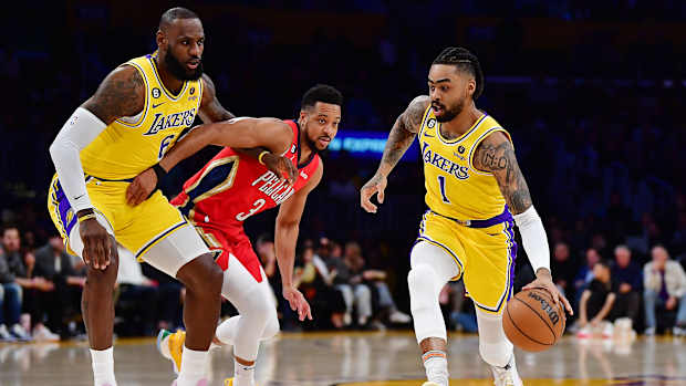 d'angelo russell lebron james cj mccollum pelicans 2-16-23