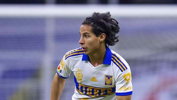 Diego Lainez en uniforme de Tigres