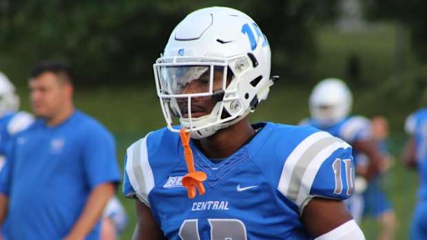  Central Connecticut State CB Dexter Lawson Jr.