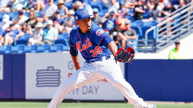 Find out what Mets closer Edwin Diaz's World Baseball Classic limitations are.