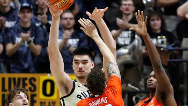 zach edey pass vs illinois
