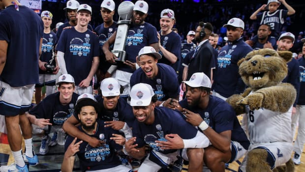 Villanova celebrates winning the 2022 Big East Championship at the Big East Tournament at Madison Square Garden.