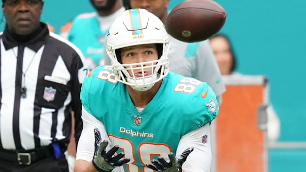 Free-agent tight end Mike Gesicki