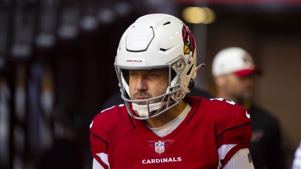 Arizona Cardinals kicker Matt Prater (5) against the Los Angeles Chargers at State Farm Stadium.