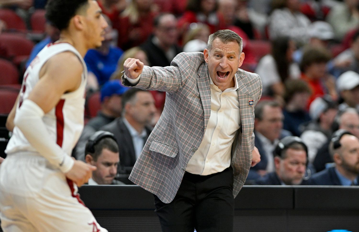 Mar 24, 2023; Louisville, KY, USA; Alabama Crimson Tide head coach Nate Oats during the second half of the NCAA tournament round of sixteen against the San Diego State Aztecs at KFC YUM! Center. Mandatory Credit: Jamie Rhodes-USA TODAY Sports