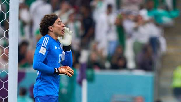 Guillermo Ochoa gritando