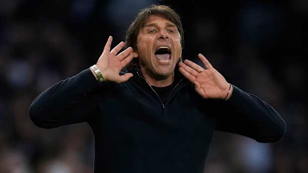 Antonio Conte coaching Spurs.