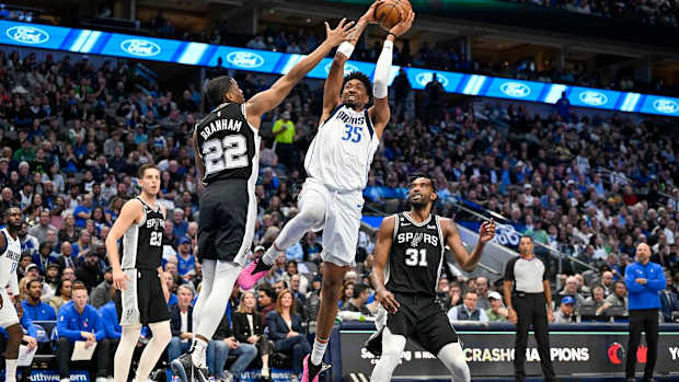 MAVS SPURS