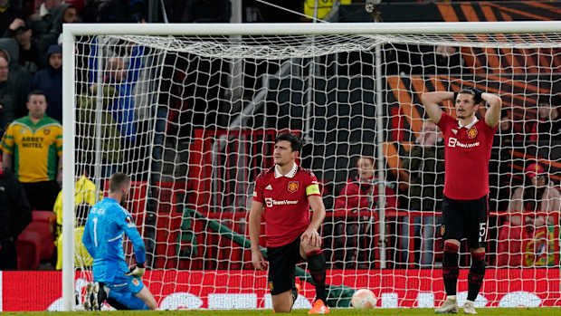 Un autogol de Harry Maguire le dio al Sevilla el empate en el marcador en la ida de los cuartos de final de la Europa League