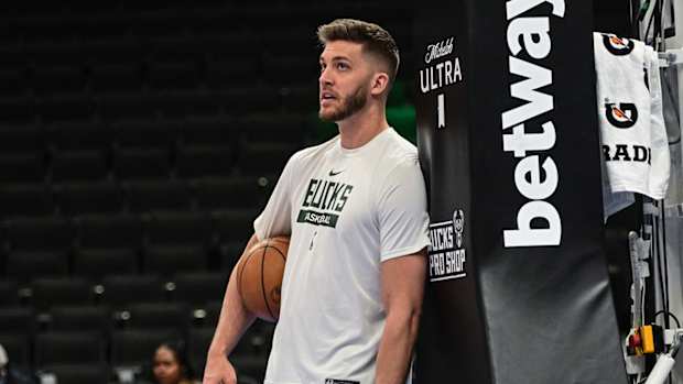 Milwaukee Bucks forward Meyers Leonard