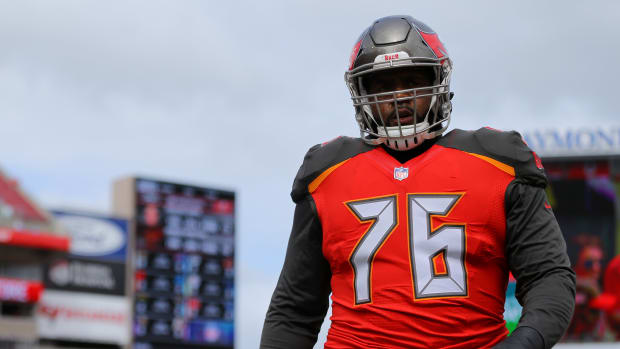Nov 12, 2017; Tampa, FL, USA; Tampa Bay Buccaneers offensive tackle Donovan Smith (76) against the New York Jets at Raymond James Stadium. Mandatory Credit: Aaron Doster-USA TODAY Sports
