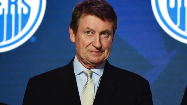 Jun 21, 2019; Vancouver, BC, Canada; Wayne Gretzky on stage as Philip Broberg is selected as the number eight overall pick to the Edmonton Oilers in the first round of the 2019 NHL Draft at Rogers Arena. Mandatory Credit: Anne-Marie Sorvin-USA TODAY Sports