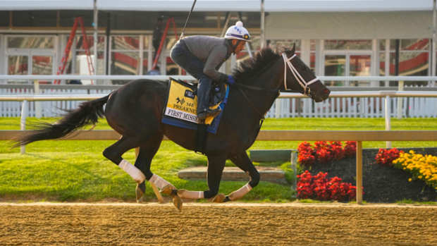 Race horse First Mission runs.