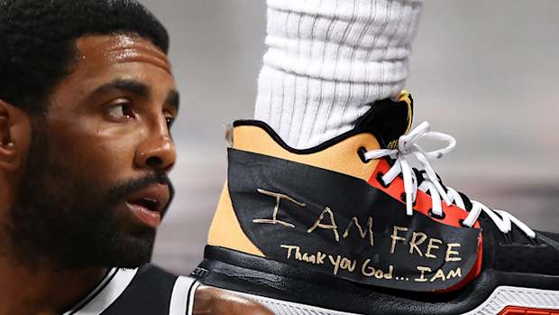 Mavs - Kyrie Shoe