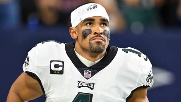 The Eagles are back to defend their NFC East title.
