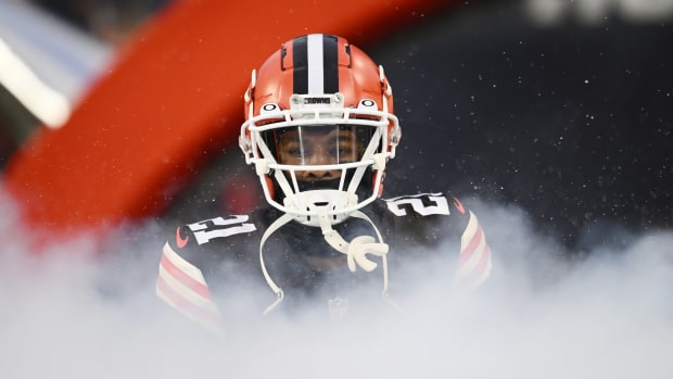 Dec 17, 2022; Cleveland, Ohio, USA; Cleveland Browns cornerback Denzel Ward (21) is introduced before the game between the Browns and the Baltimore Ravens at FirstEnergy Stadium. Mandatory Credit: Ken Blaze-USA TODAY Sports