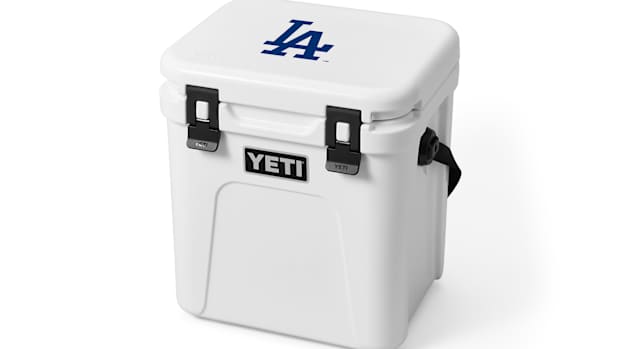 Custom_MLB_White_3qrt_Lid_Down_LA_Dodgers_Tundra_Roadie_24_2400x2400