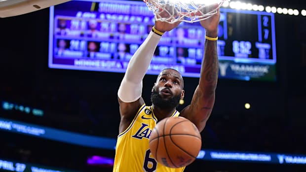 lebron james dunk