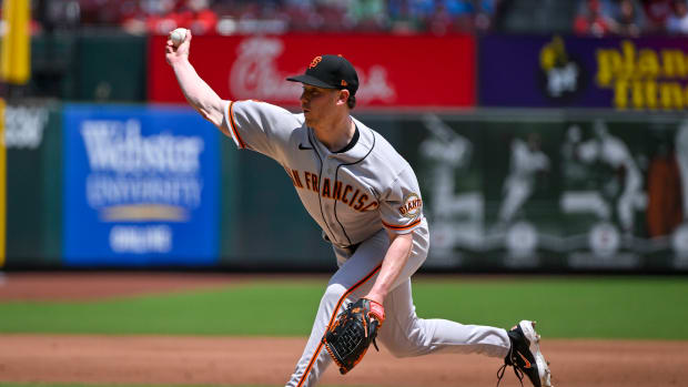 SF Giants starting pitcher Anthony DeSclafani pitches against the St. Louis Cardinals during the first inning at Busch Stadium on June 14, 2023.