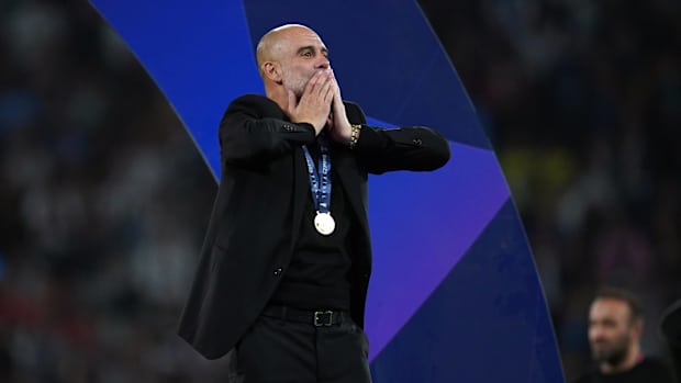 Pep Guardiola manda besos tras triunfo en Champions League