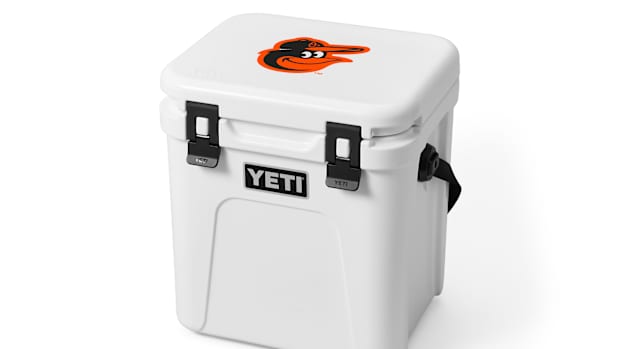 Custom_MLB_White_3qrt_Lid_Down_Baltimore_Orioles_Tundra_Roadie_24_2400x2400