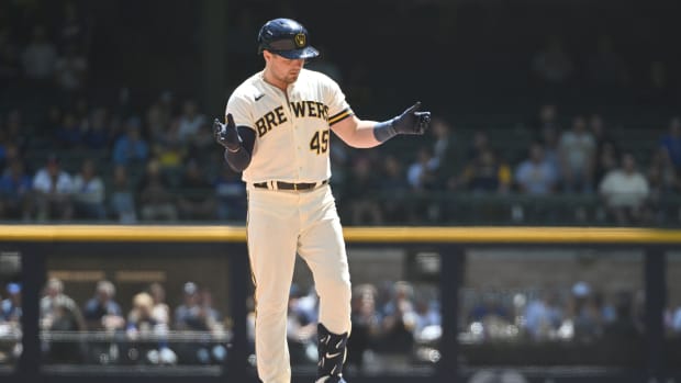 Slugger Luke Voit went sleeveless and then proceeded to hit a home run for Triple-A Syracuse.