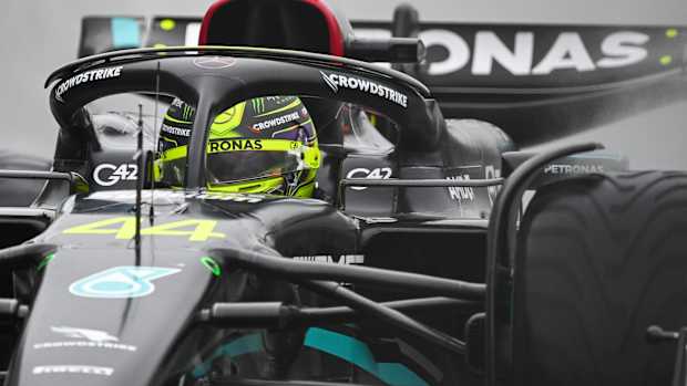 Mercedes - Lewis Hamilton