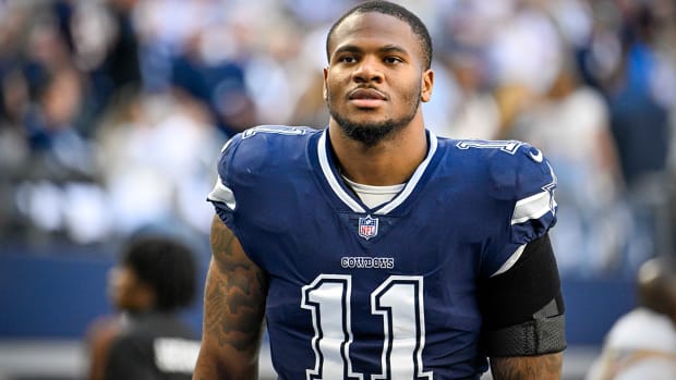 Cowboys linebacker Micah Parsons (11) before the game between the Cowboys and Bears at AT&T Stadium.