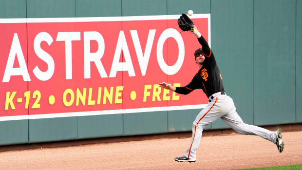 SF Giants left fielder Wade Meckler makes a running chase on a fly ball against the Arizona Diamondbacks. (2023)