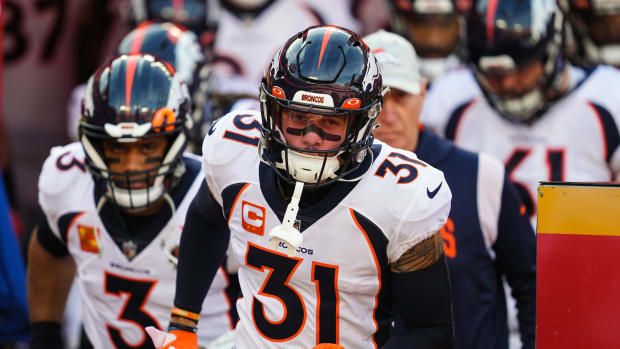Jan 1, 2023; Kansas City, Missouri, USA; Denver Broncos safety Justin Simmons (31) takes the field prior to a game against the Kansas City Chiefs at GEHA Field at Arrowhead Stadium.