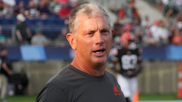 Aug 3, 2023; Canton, Ohio, USA; Cleveland Browns defensive coordinator Jim Schwartz during a preseason game against the New York Jets at Tom Benson Hall of Fame Stadium. Mandatory Credit: Kirby Lee-USA TODAY Sports