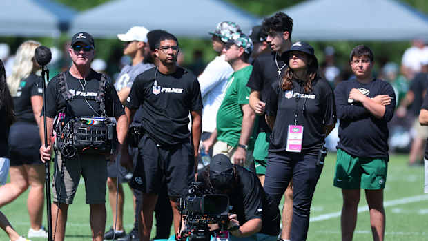 "Hard Knocks" camera crew films Jets' Training Camp practice