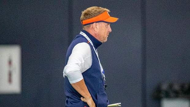 Hugh Freeze at Auburn football practice - Eric Starling/Auburn Daily