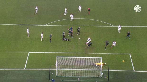 Handanovic's best saves of 2021/22