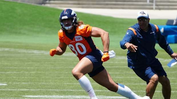 Denver Bronco tight end Greg Dulcich (80) during rookie mini camp drills at UCHealth Training Center.