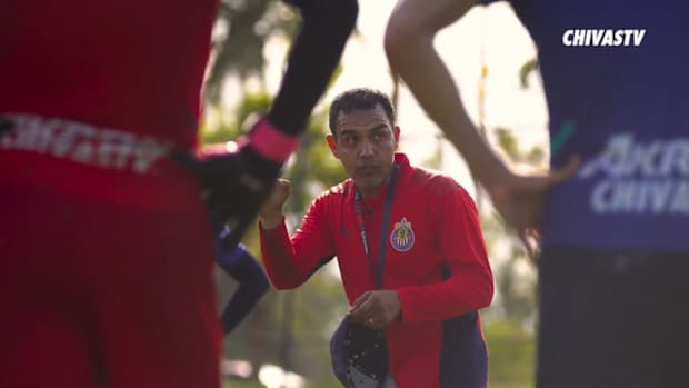 Ricardo Cadena in Chivas training