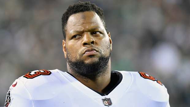 Will the Vikings sign free agent Ndamukong Suh.