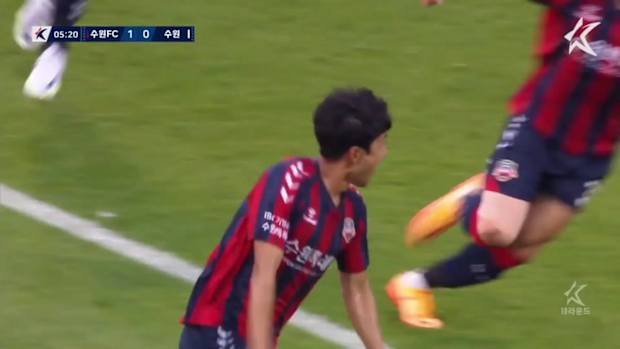 Hyuk-Jin Jang's beautiful half volley for Suwon FC 