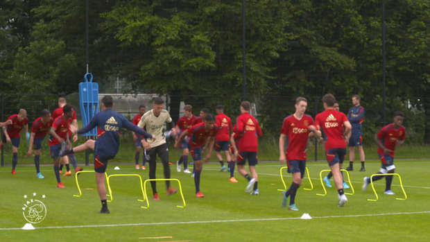 New Ajax coach leads first training session of 2022-23