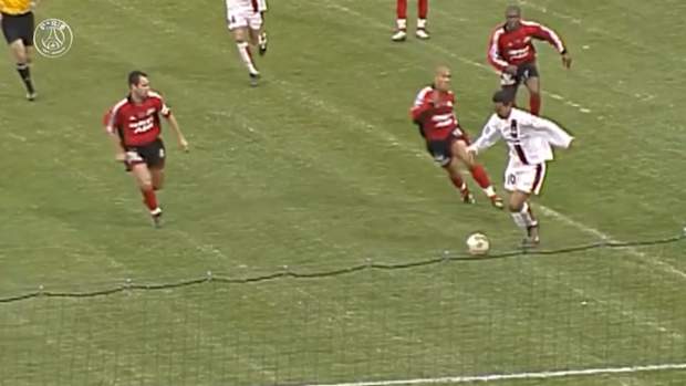 Ronaldinho's best goals at Paris Saint-Germain