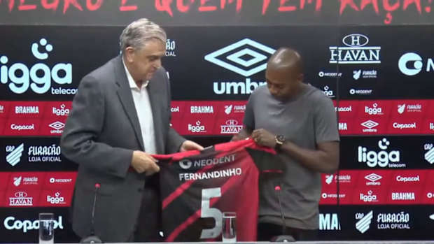 Fernandinho to wear Athletico-PR number 5 shirt