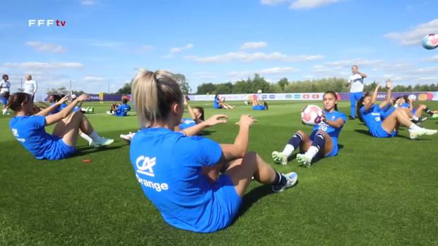 French Women first training session in England