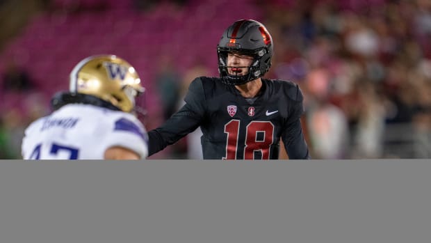 Stanford Cardinal quarterback Tanner McKee (18) calls out the play to teammates during the first quarter against the Washington Huskies at Stanford Stadium