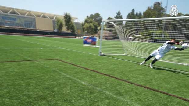 Dak Prescott and CeeDee Lamb visit Real Madrid squad at UCLA