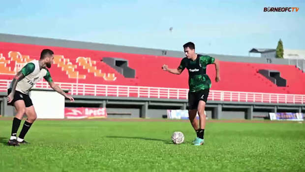 Matheus Pato and his White Team win mini games
