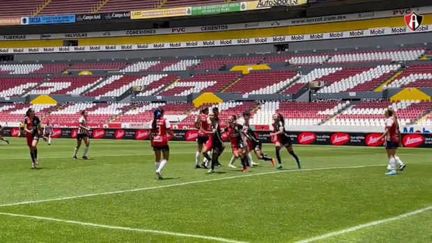 Pitchside: Arce's nice chip goal in city derby vs Chivas Women