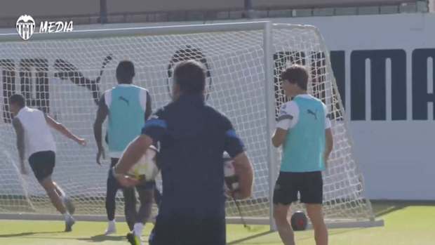 Valencia's last training session before facing Athletic Bilbao