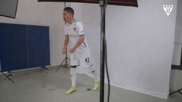 Behind the scenes: LDU's new signings photoshoot